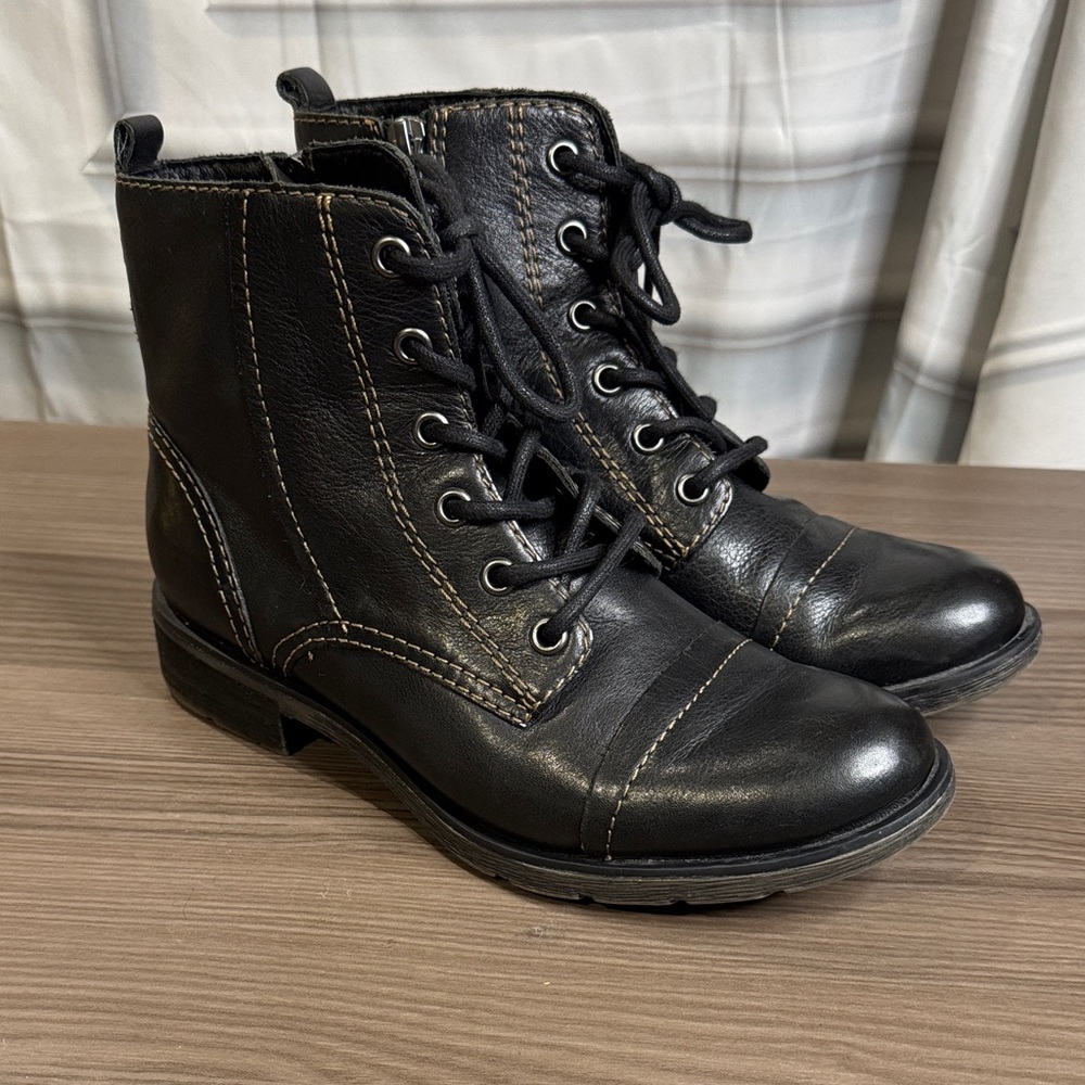 Sofft Black Leather Lace-Up Boots